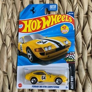 Ferrari 365 GTB4 Competizione Hot Wheels Yellow Race Car Hotwheels  Racing New
